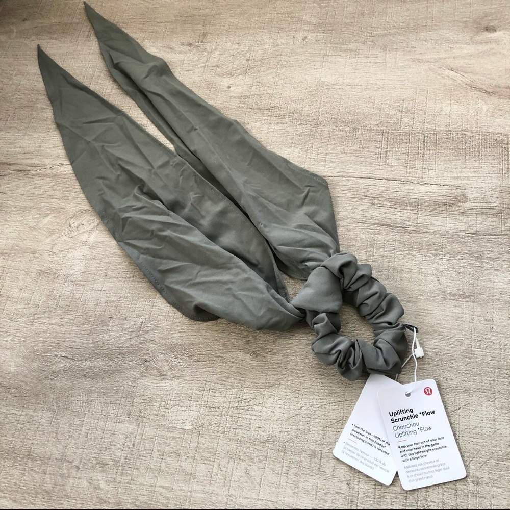 NWOT Lululemon Uplifting Scrunchie in Gray Sage